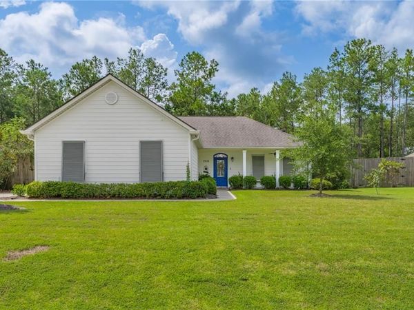 720 PERRILLOUX Trace, Madisonville, LA 70447