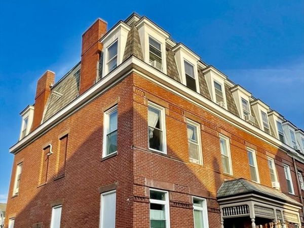 5 Ashland St, Worcester, MA 01609