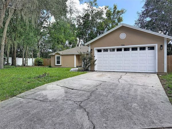 706 OLD CREEK COURT , SANFORD, FL 32773