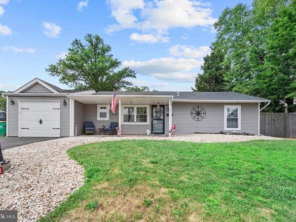 29 FAVORED LANE , LEVITTOWN, PA 19055