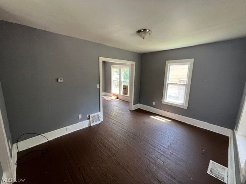 435 Windsor Street, Akron, OH 44306 Photo 3