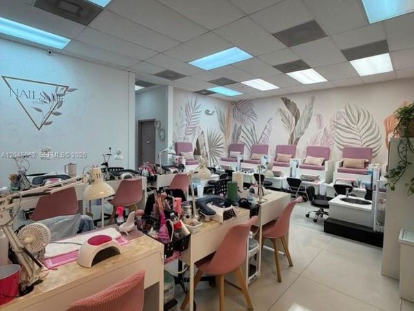 10465 SW 40th St , Miami, FL 33165