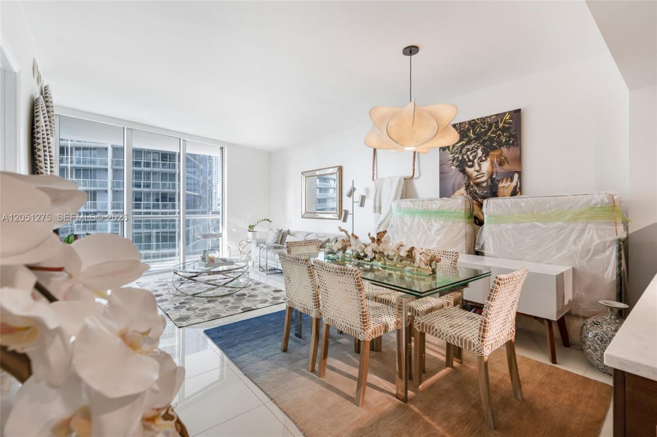 475 Brickell Ave, Unit 3111, Miami, FL 33131 Photo