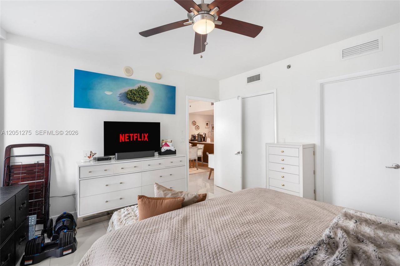 475 Brickell Ave, Unit 3111, Miami, FL 33131 Photo
