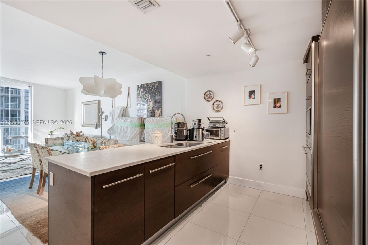 475 Brickell Ave, Unit 3111, Miami, FL 33131 Photo