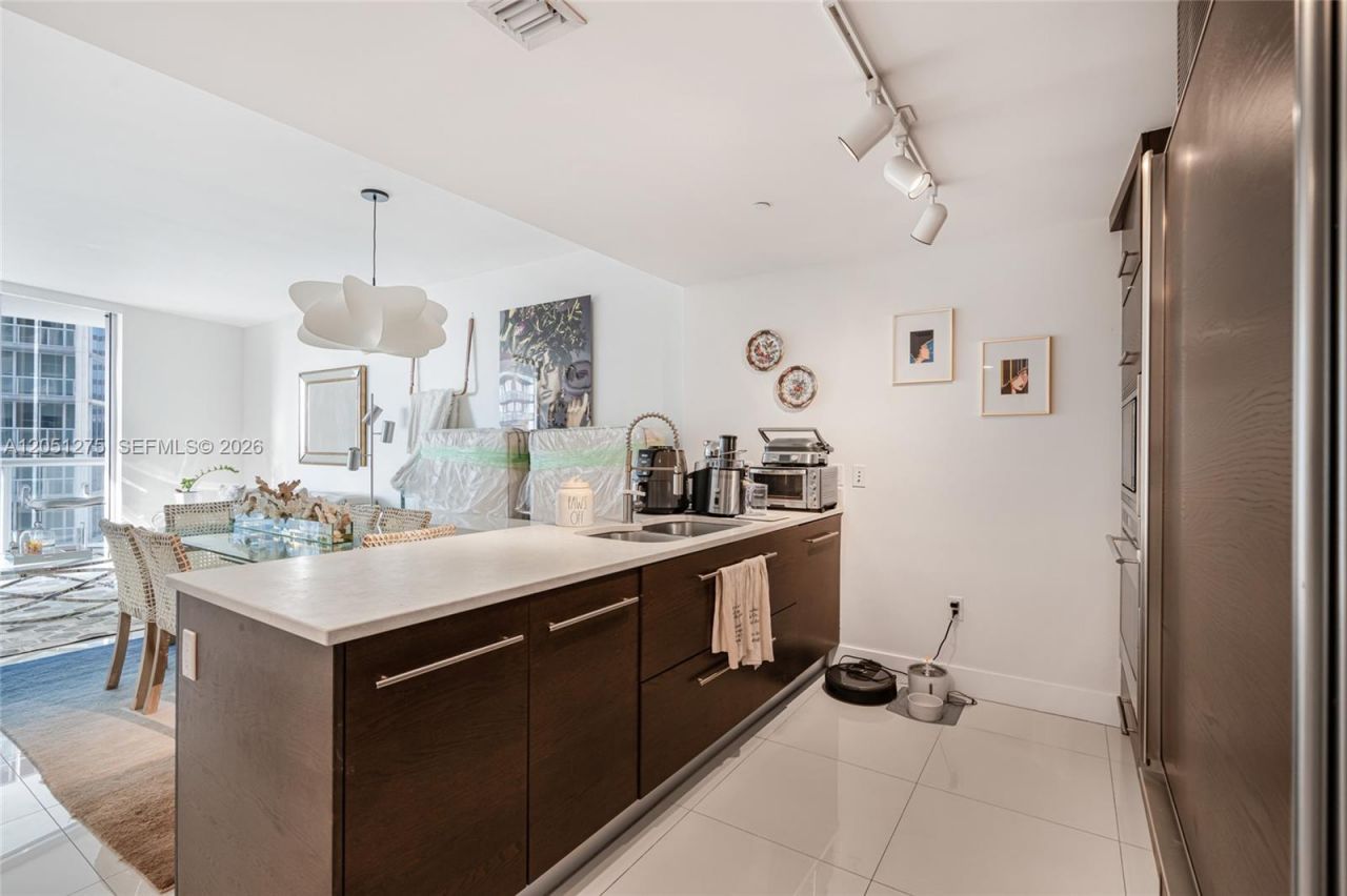 475 Brickell Ave, Unit 3111, Miami, FL 33131 Photo