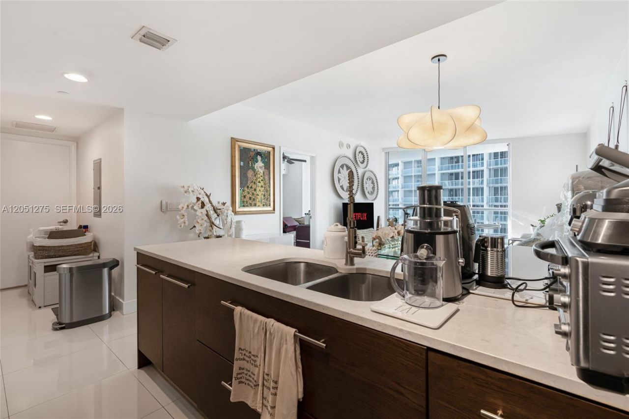 475 Brickell Ave, Unit 3111, Miami, FL 33131 Photo