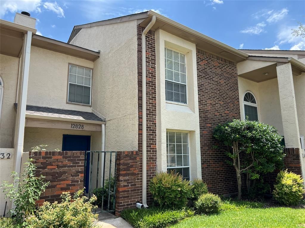12828 Woodbend Court, Dallas, TX 75243 Main Photo