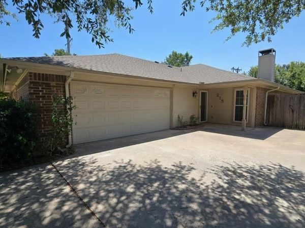 215 Mountainview Drive, Hurst, TX 76054