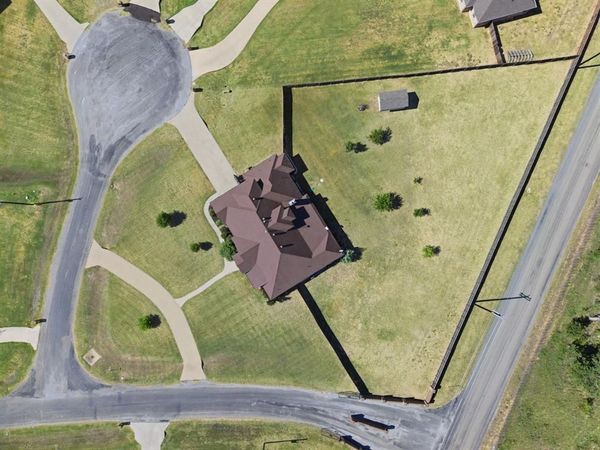 102 Brock Court , Millsap, TX 76066