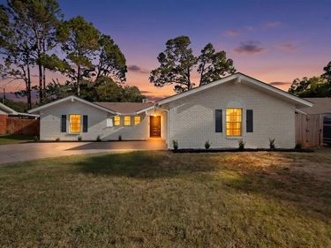 6608 Gary Lane , Fort Worth, TX 76112
