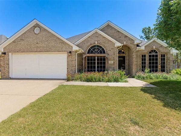 5856 Echo Bluff Drive, Haltom City, TX 76137