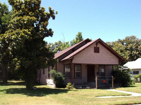105 W Pecan Street, San Saba, TX 76877