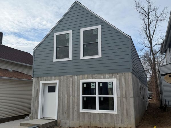 707 E 7TH, Muscatine, IA 52761