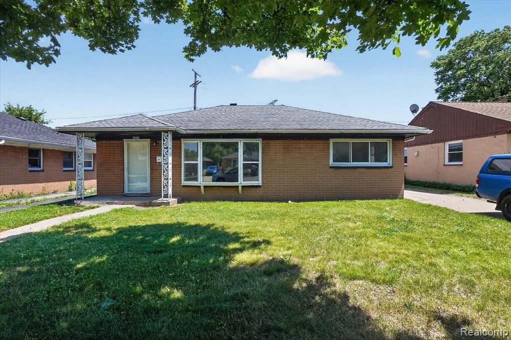 3509 Cherokee Avenue, Flint, MI 48507 Main Photo