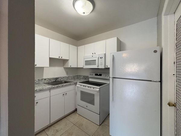 491 NW 42nd Avenue, Unit 4, Plantation, FL 33317