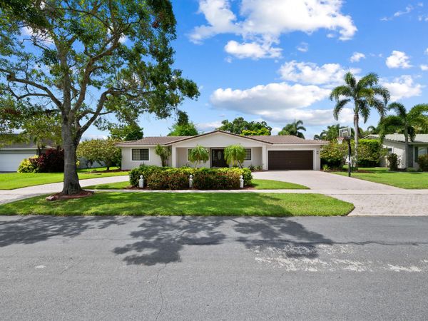 5720 SW 7th Street, Plantation, FL 33317
