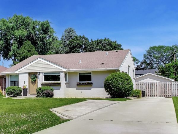 703 Webster Avenue , Wheaton, IL 60187