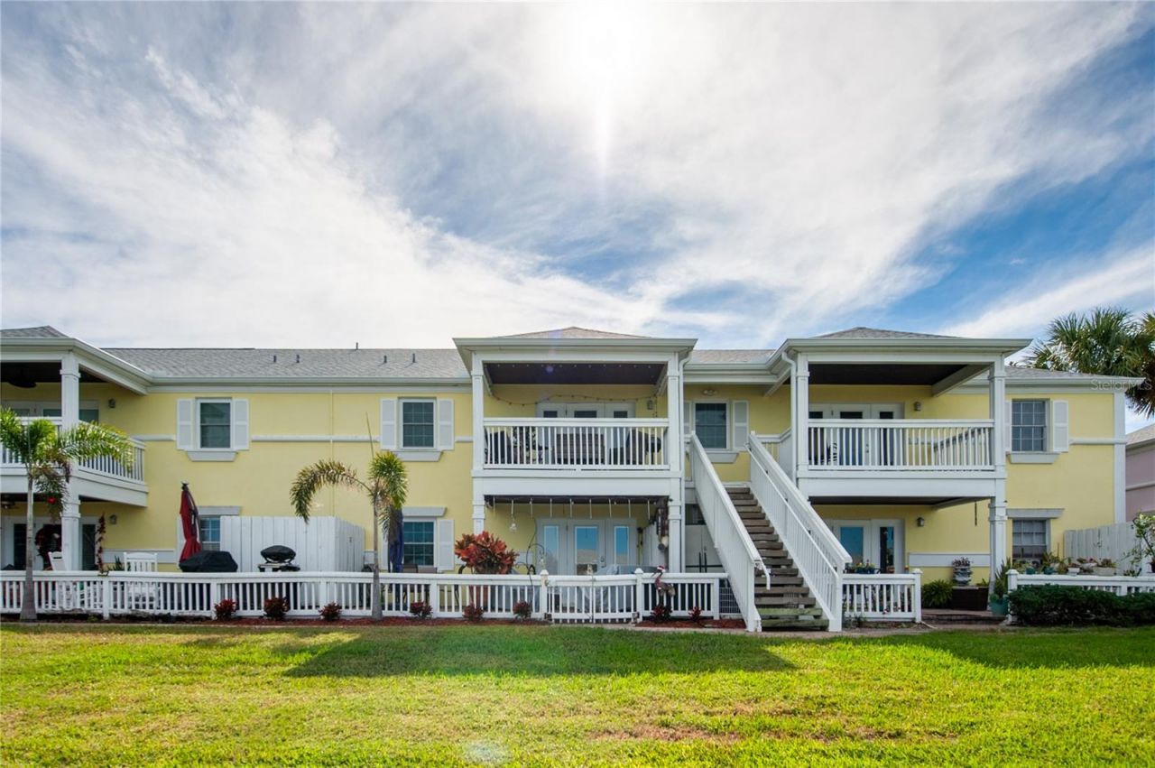 237 Seahorse Drive Se, Unit H, Saint Petersburg, FL 33705 Photo