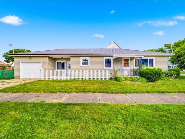 240 Russell Road, Conneaut, OH 44030