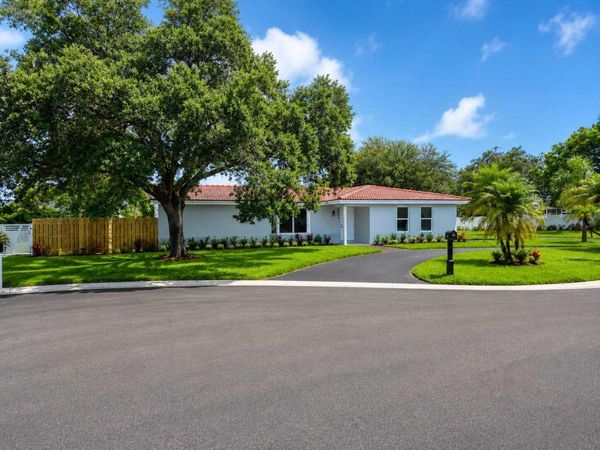 2660 NW 83rd Terrace, Coral Springs, FL 33065