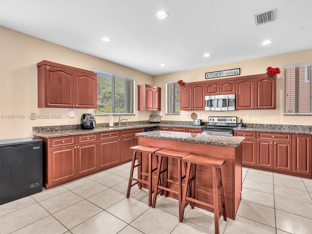 912 NW 204th St, Miami Gardens, FL 33169 Photo