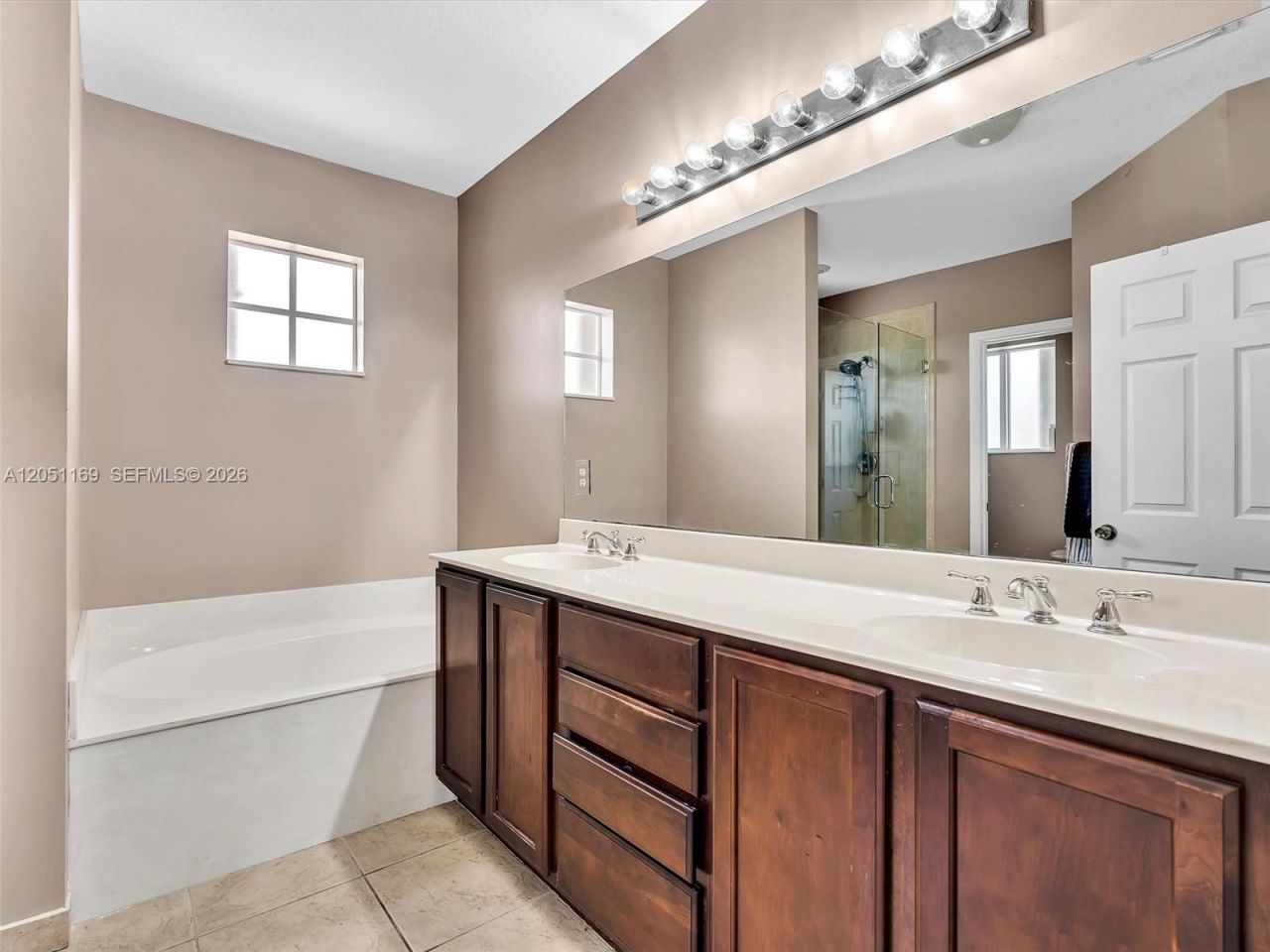 912 NW 204th St, Miami Gardens, FL 33169 Photo