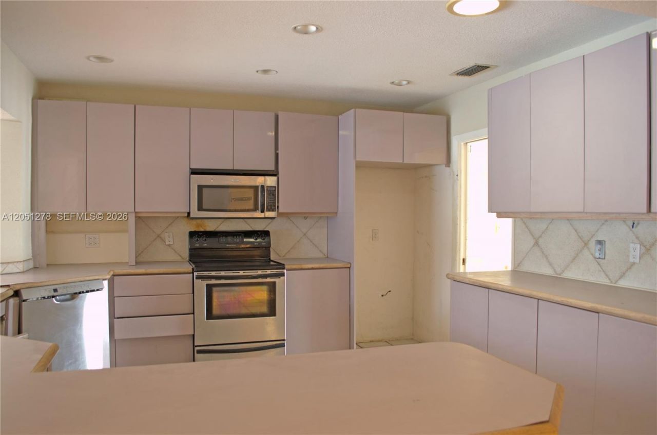 2811 NE 57th St, Fort Lauderdale, FL 33308 Photo