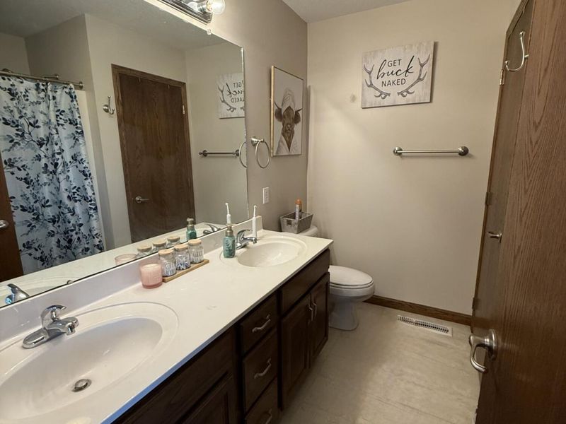 112 Parkview Drive, Jackson Center, OH 45334 Photo 9