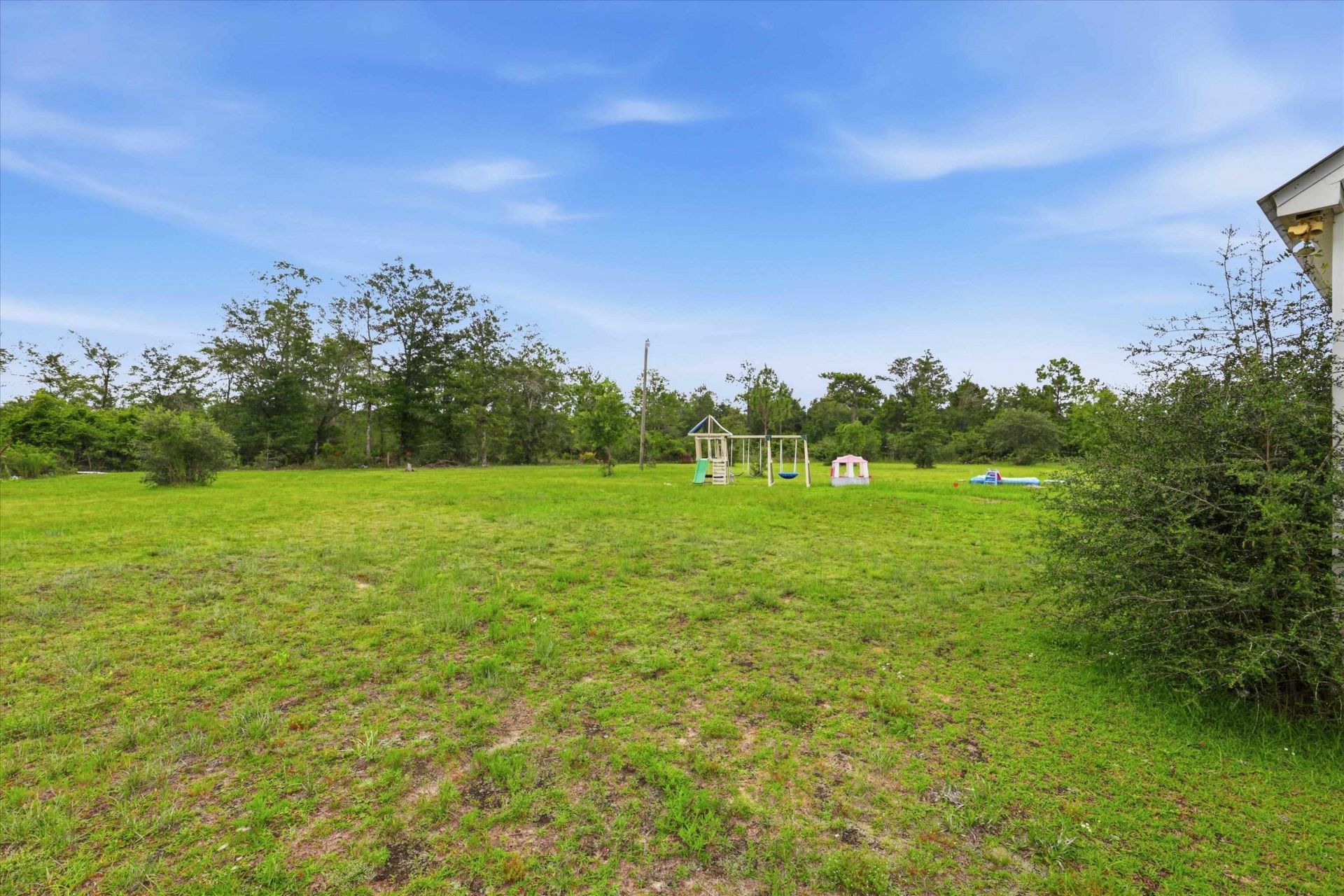 22457 NW Valencia Drive , Altha, FL 32421 Photo