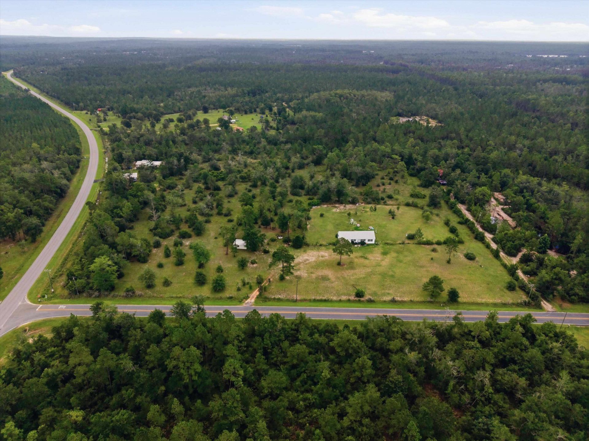 22457 NW Valencia Drive , Altha, FL 32421 Photo
