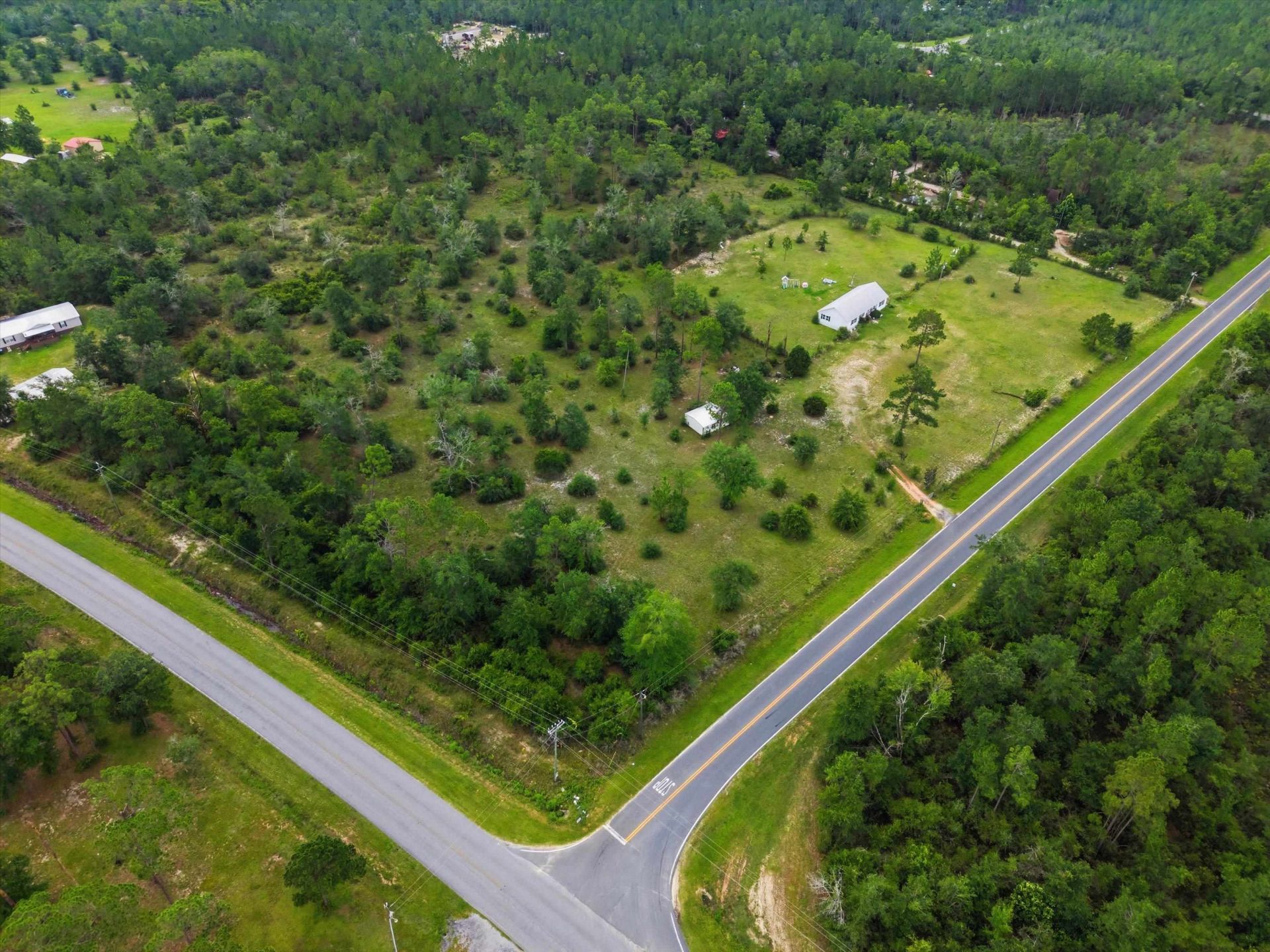 22457 NW Valencia Drive , Altha, FL 32421 Photo