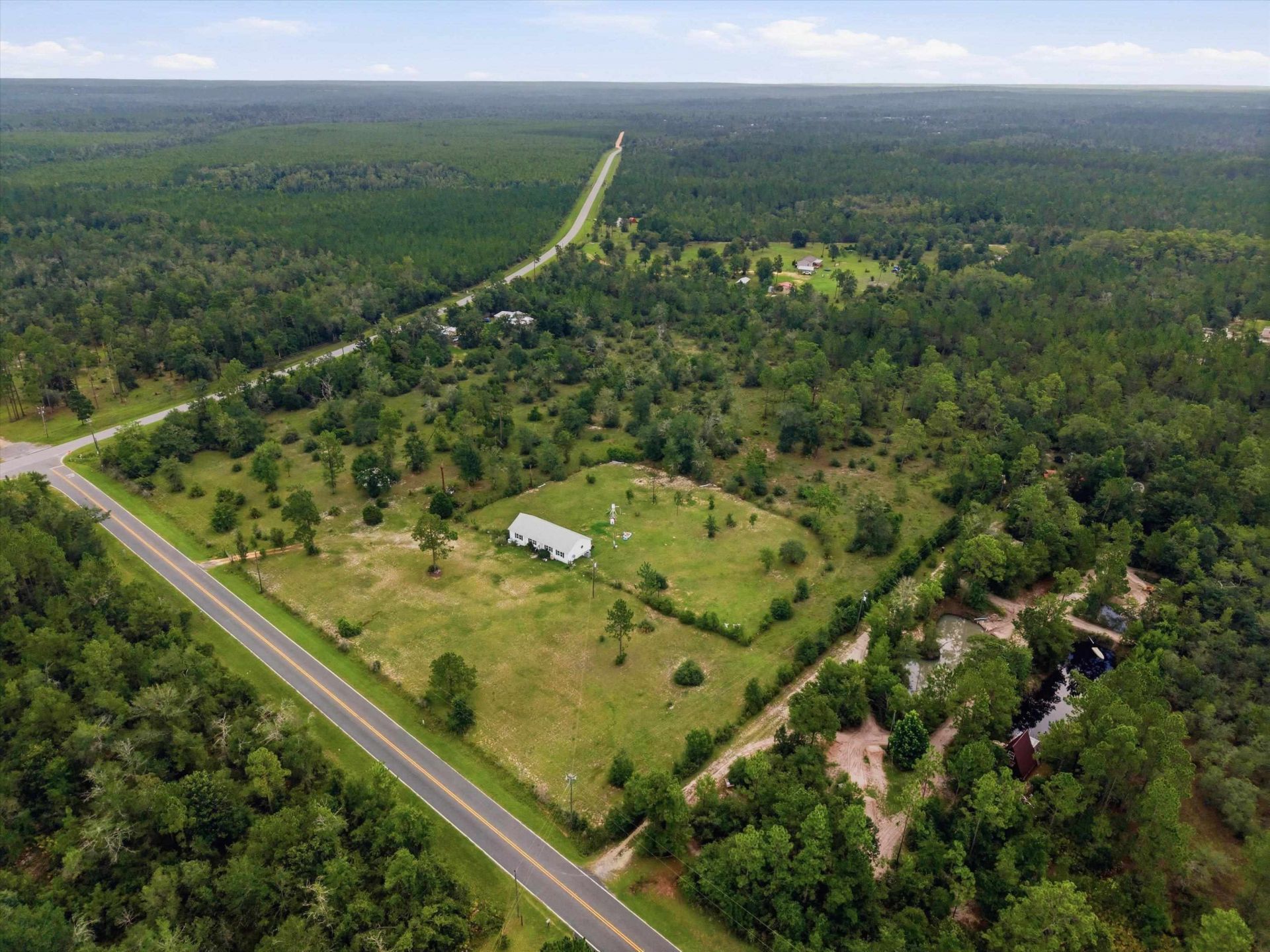 22457 NW Valencia Drive , Altha, FL 32421 Photo