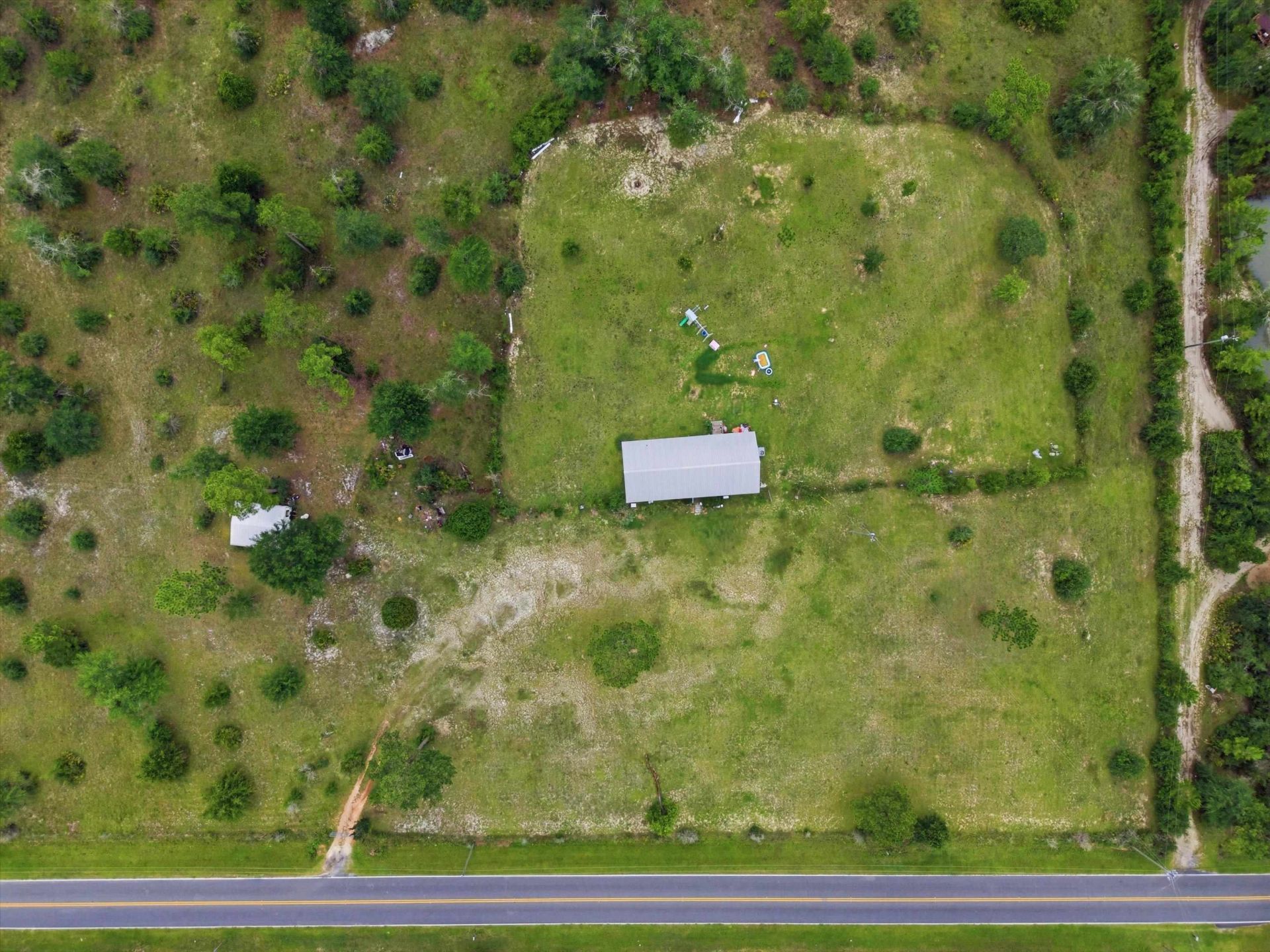 22457 NW Valencia Drive , Altha, FL 32421 Photo