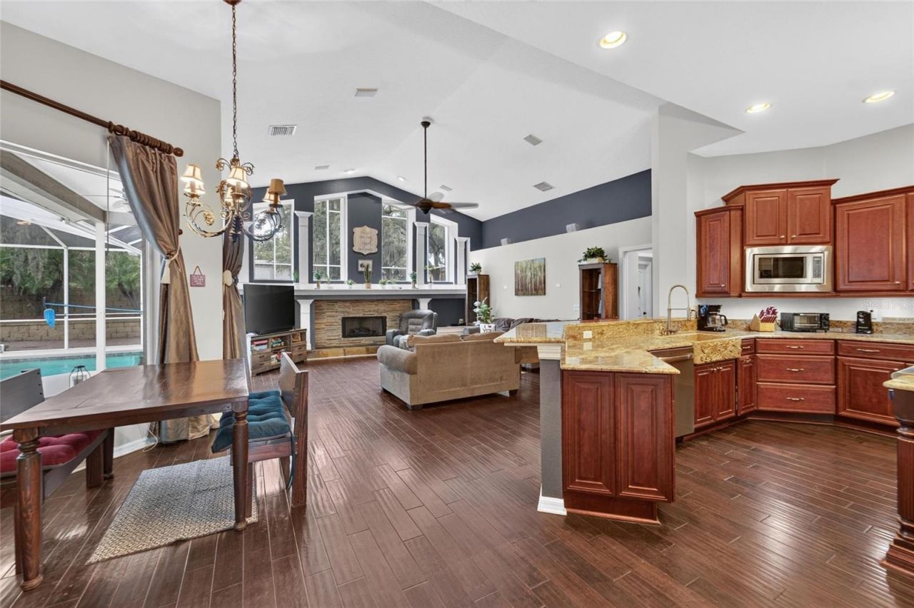 13020 Shadow Run Boulevard , Riverview, FL 33569 Photo