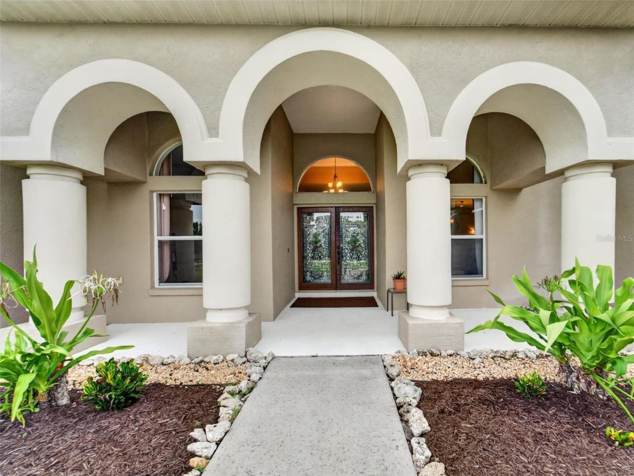 13020 Shadow Run Boulevard , Riverview, FL 33569 Photo