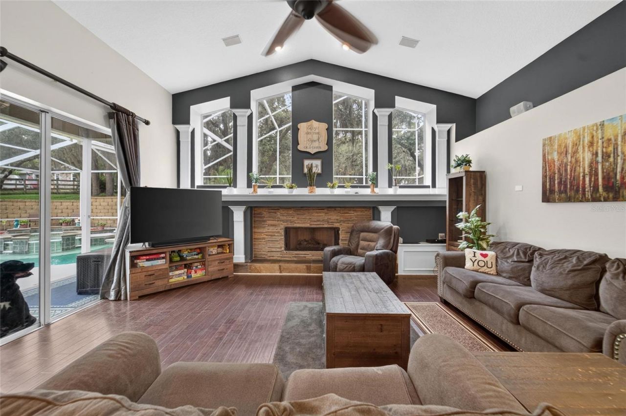 13020 Shadow Run Boulevard , Riverview, FL 33569 Photo