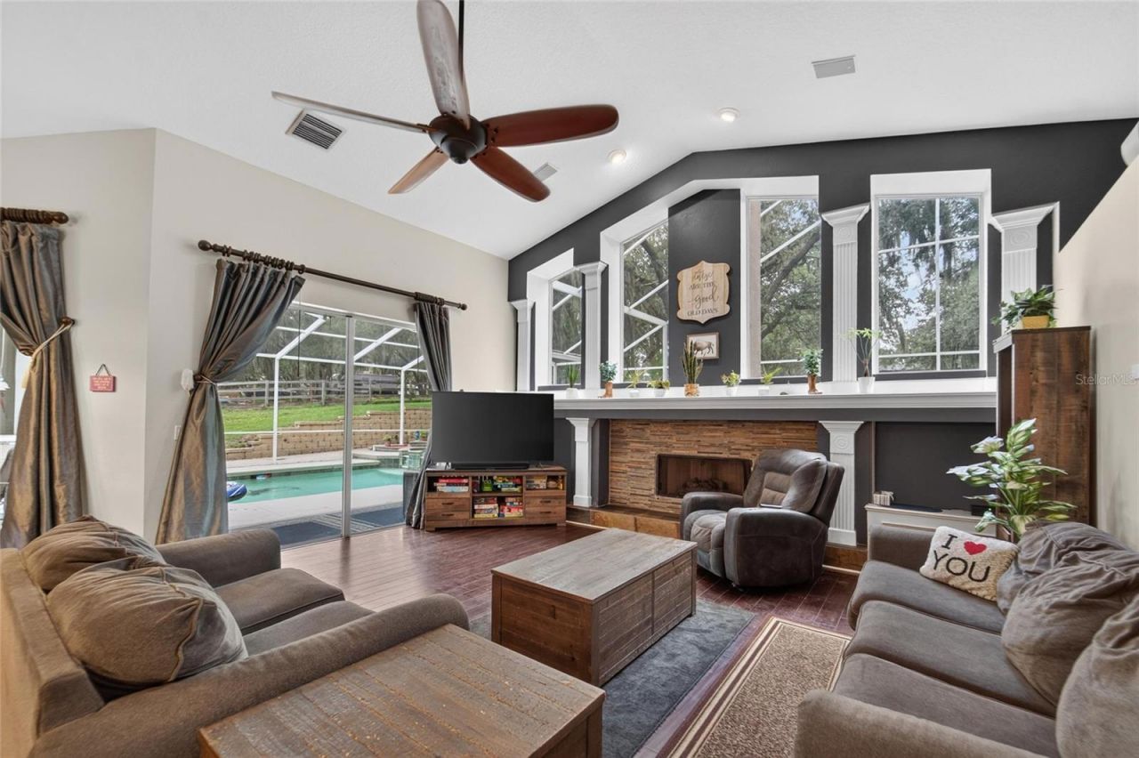 13020 Shadow Run Boulevard , Riverview, FL 33569 Photo