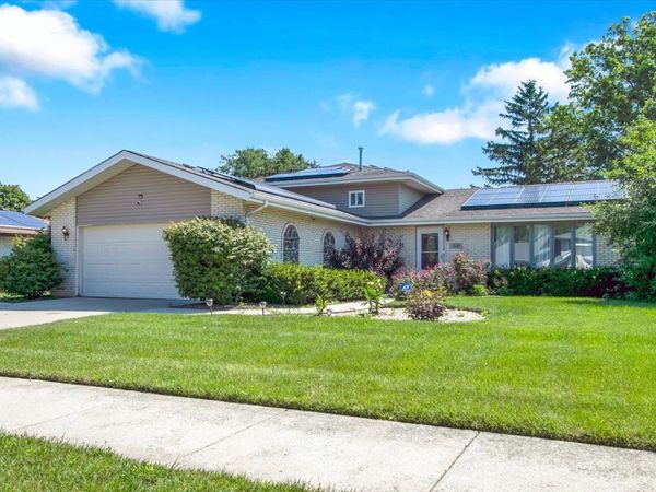 15315 Saint Andrews Drive , Orland Park, IL 60462