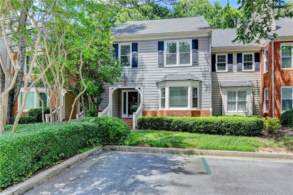 1006 Camden Court  Atlanta, GA 30327