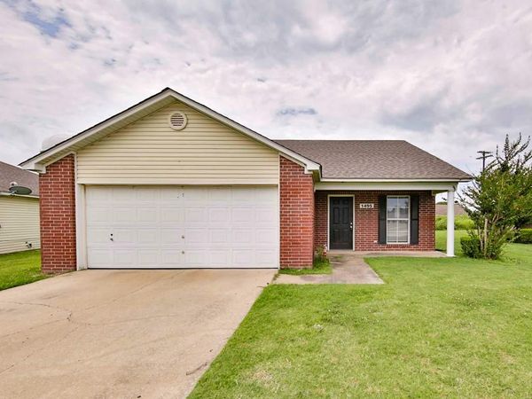1495 Arrington Drive, West Memphis, AR 72301