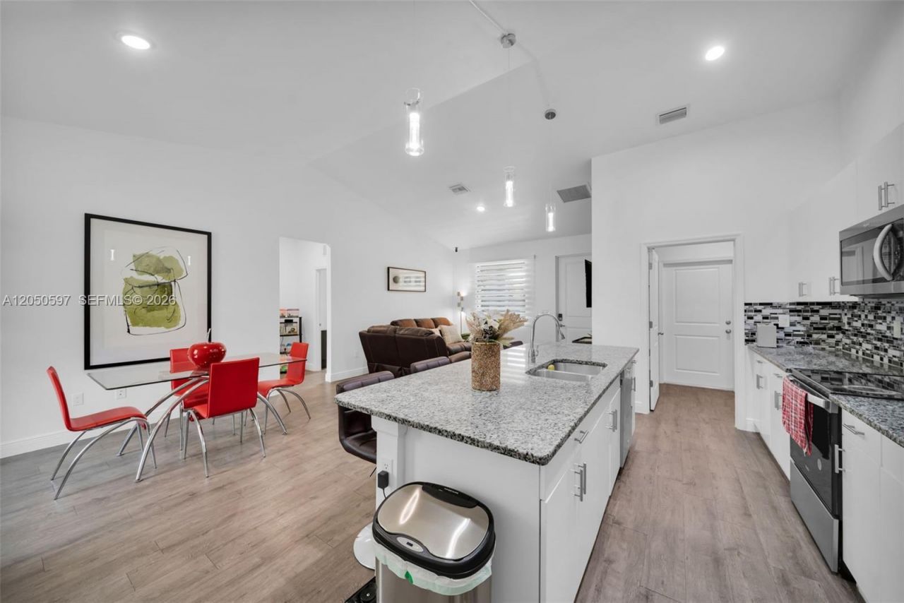 1109 N Hilton Cir, La Belle, FL 33935 Photo