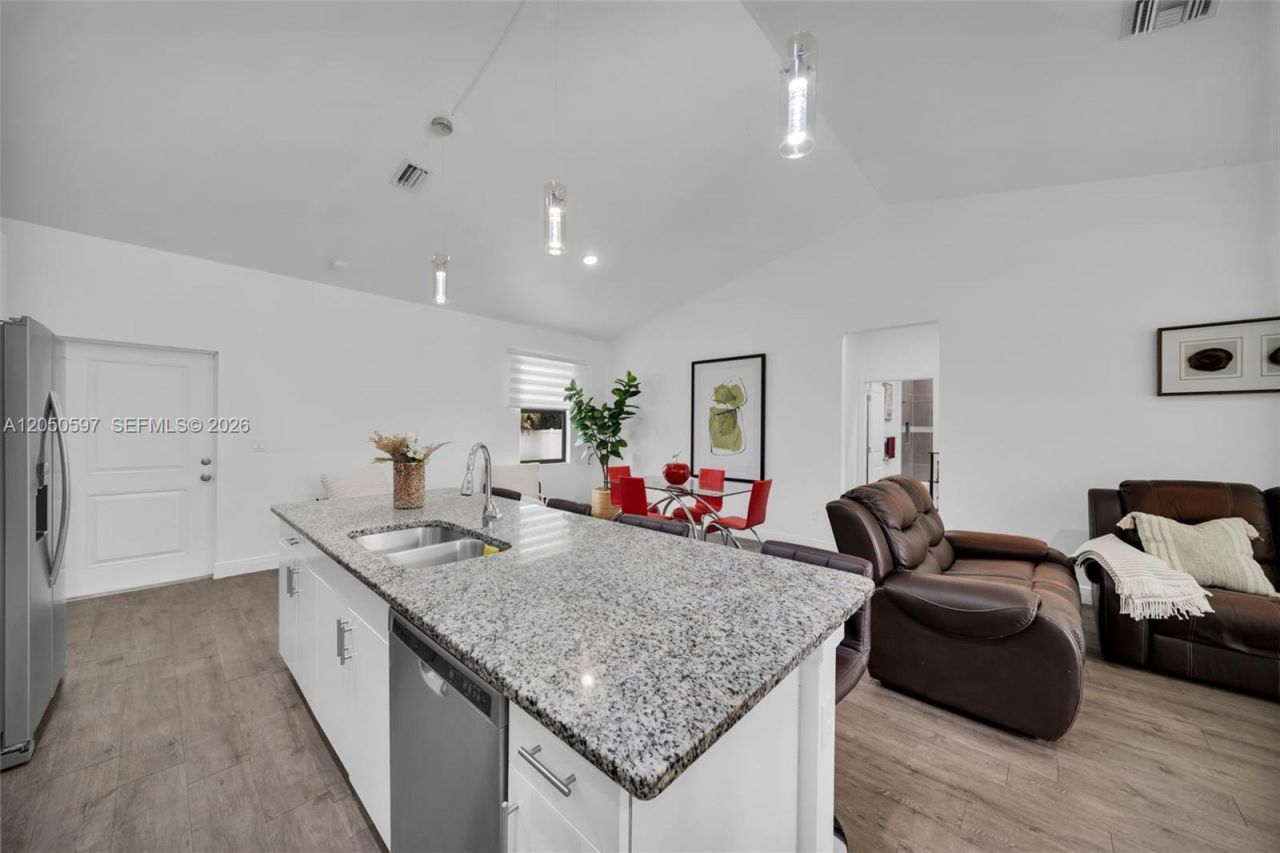 1109 N Hilton Cir, La Belle, FL 33935 Photo
