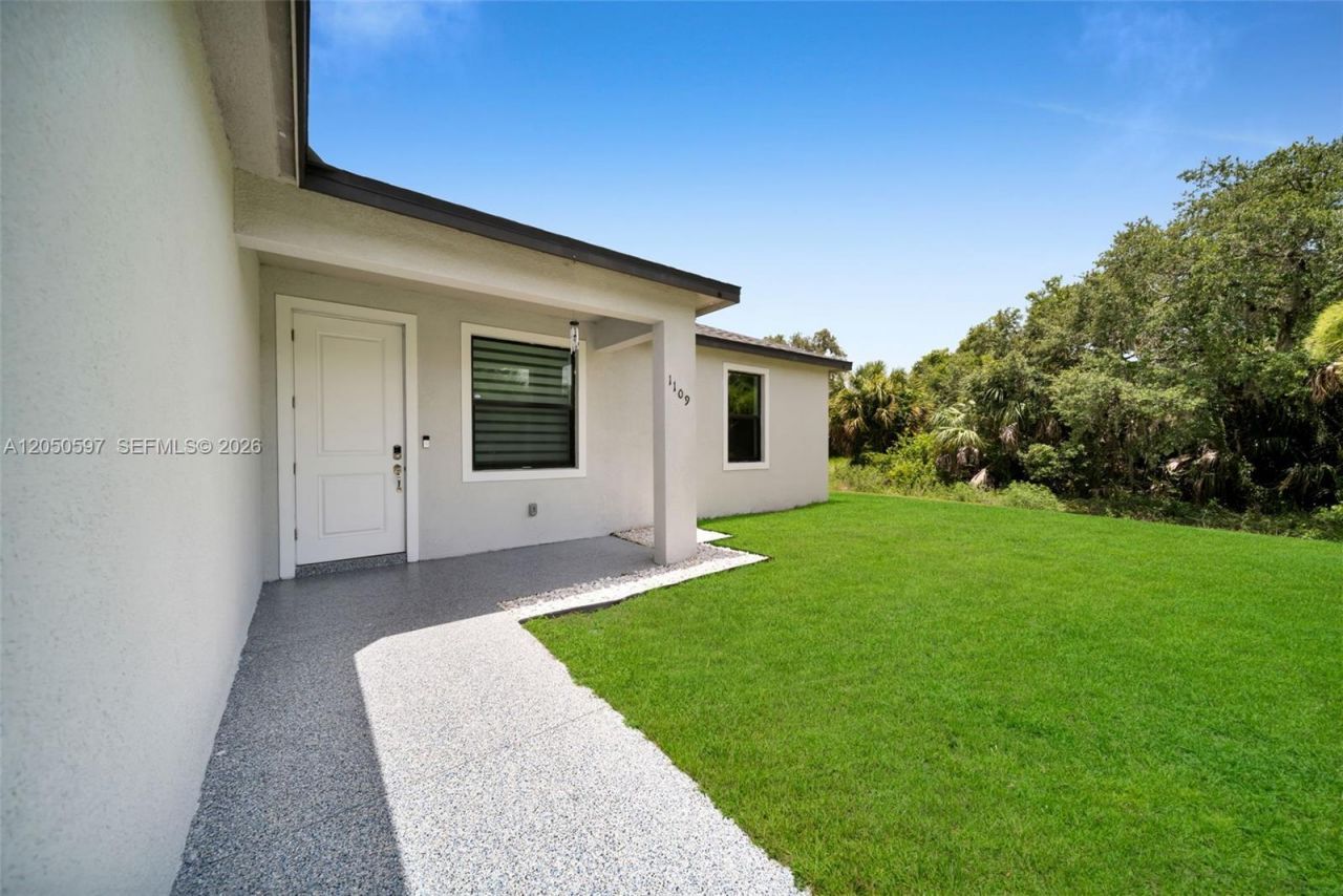 1109 N Hilton Cir, La Belle, FL 33935 Photo