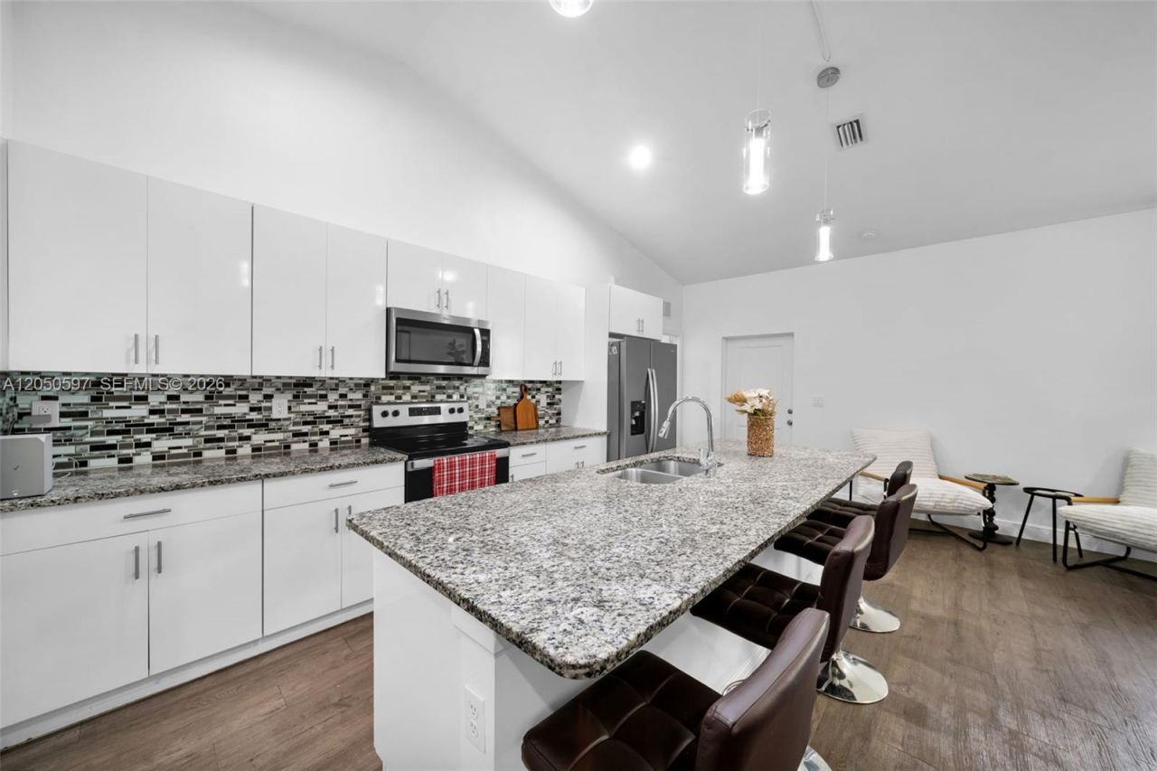 1109 N Hilton Cir, La Belle, FL 33935 Photo