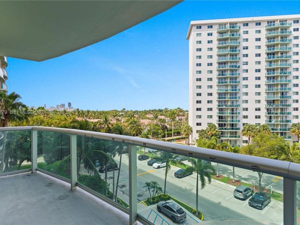 19390 Collins Ave , Unit 516, Sunny Isles Beach, FL 33160