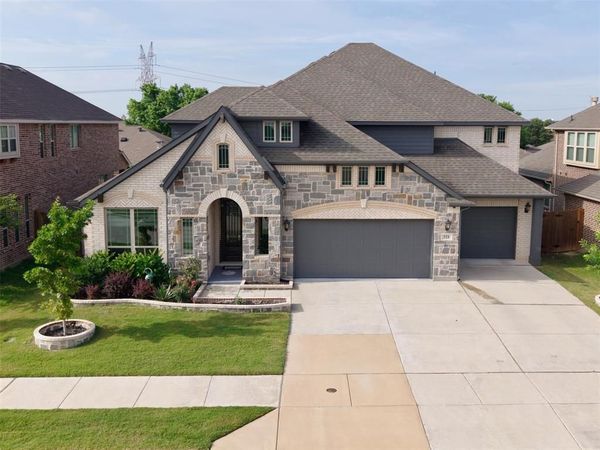 521 Ridgewater Trail, Fort Worth, TX 76131