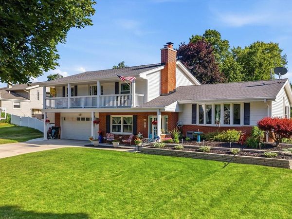 2789 N Mayfair COURT, Wauwatosa, WI 53222