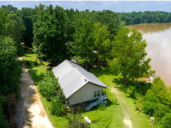 84 Oatis Camp Ln., Columbia, MS 39429