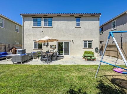 4024 Fairgrove Ln, Roseville, CA 95747 Photo